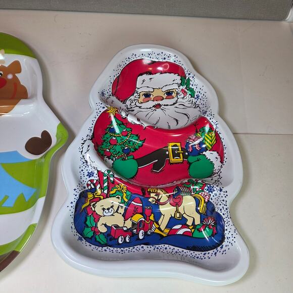 Lot of 2 Christmas Cookie Trays – Santa & Reindeer Shaped Plastic Serving Plates - Picture 4 of 8